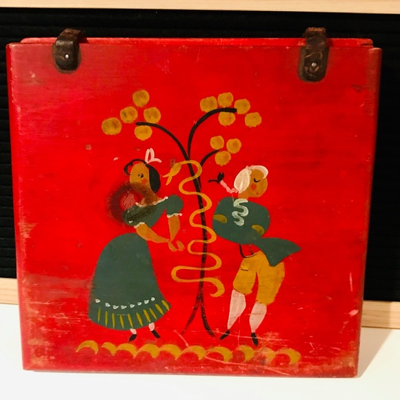 Vintage Wooden Scandinavian Folk Art Box❤️